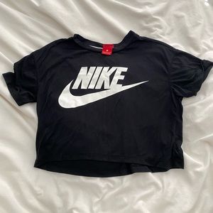 Black classic logo crop size S nike